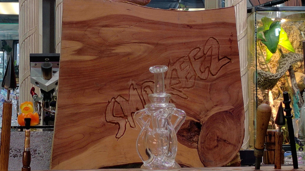 JowdieGlass Klein w Horns