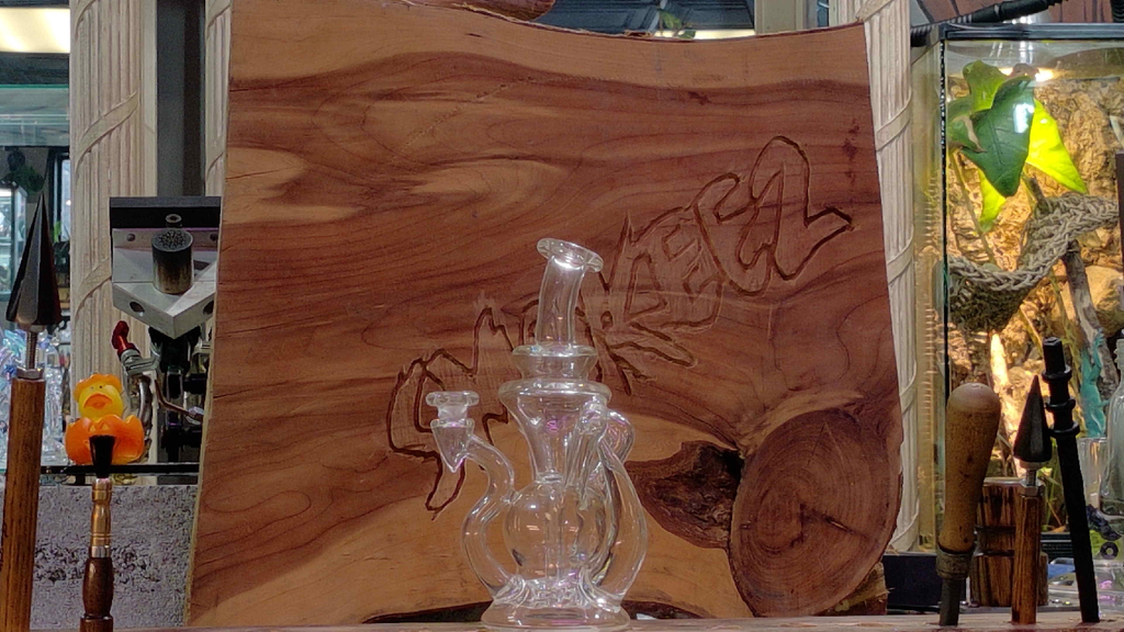 JowdieGlass Klein w Horns