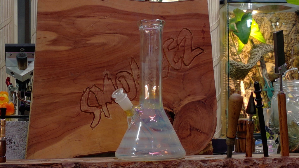 Fumed flower beaker
